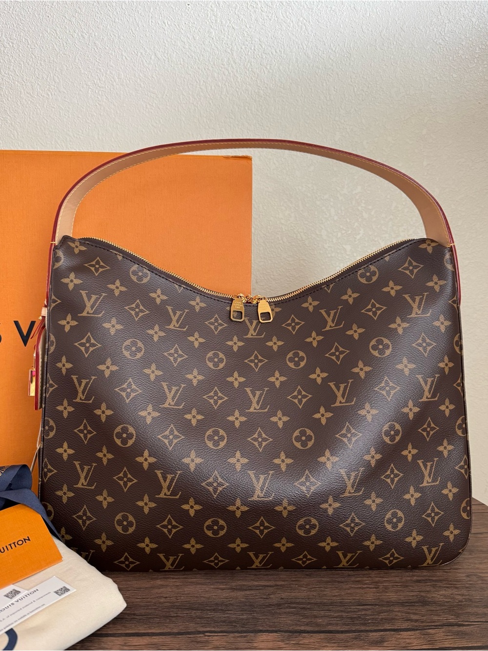 NEW LOUIS VUITTON Slouchy MM Shoulder Bag - Picture 2 of 8